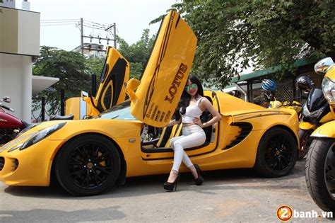 B Ng M T V I Xe V Hot Girl T I Bu I Ra M T H I Qu N Xe V Th Thao Banh Vn