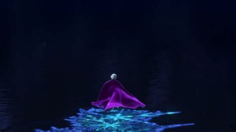 | elsa-frozen-trailer-elsa-scared-flee-4