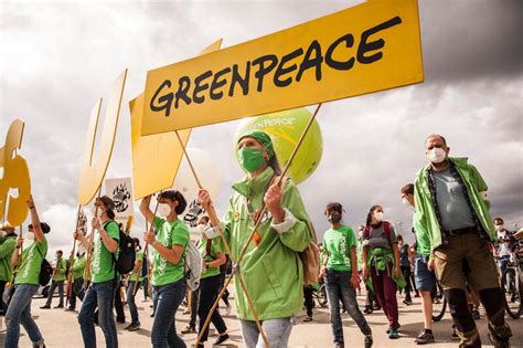 Jahre Greenpeace In Sterreich Unerm Dlicher Einsatz Greenpeace