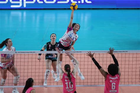 Cev Cup Novara Vincente Con Il Voluntari Ma Si Infortuna Buijs