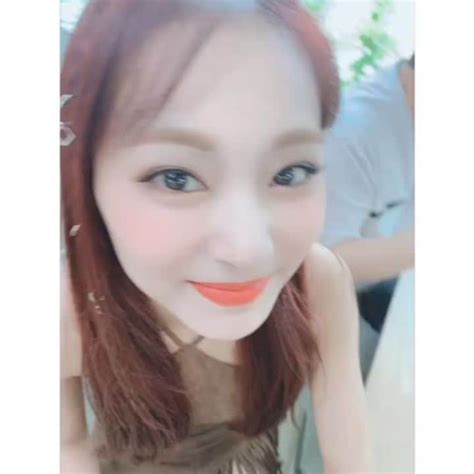 Twiceさんのインスタグラム動画 Twiceinstagram「쯔위야 생일 축하해애애앵🥰🎉」6月14日 17時14分