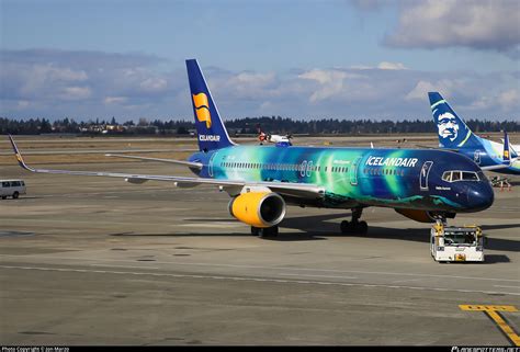 Tf Fiu Icelandair Boeing Wl Photo By Jon Marzo Id