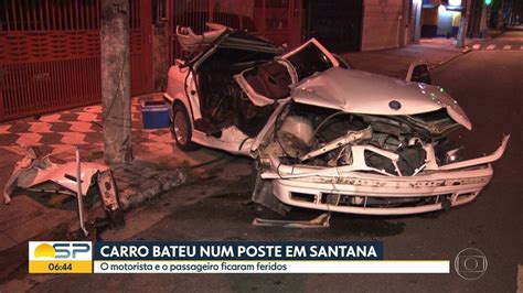 Vídeo Carro bate em poste na Zona Norte de São Paulo Bom dia SP G1