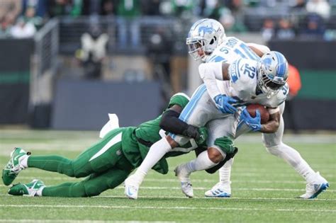 Amon Ra St Brown Player Props Odds Tips And Betting Trends For Week