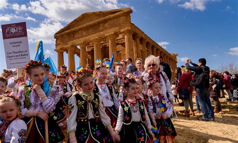 Weekend In Sicilia Ad Agrigento Torna Il Mandorlo In Fiore Pleinair