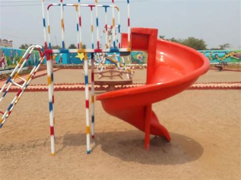 Multicolor Frp Spiral Playground Slides Age Group 3 To 14 Yrs At Best Price In Hyderabad