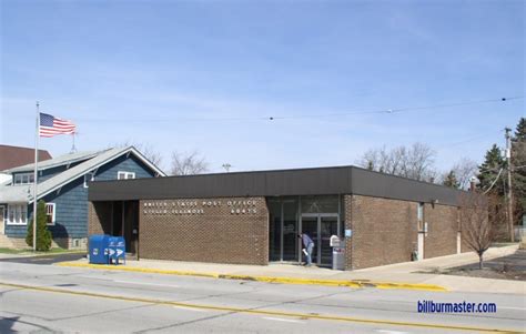 Looking north at the Steger Post Office. (April, 2008)