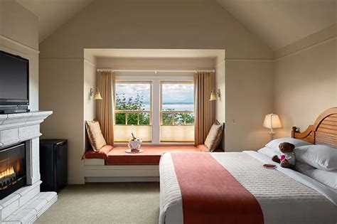 Guest Rooms | Saratoga Inn | Whidbey Island lodging