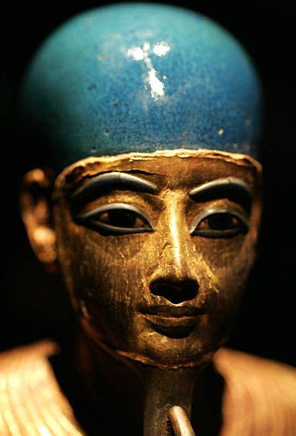 Artifacts from tombs of the egyptian boy king tutankhamun – Artofit