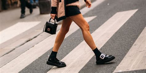 Mocassins chaussettes comment réussir le combo Cosmopolitan fr