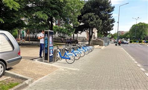 Staţie ”ciclo” De închiriat Biciclete Deschisă La Complexul Nord Din