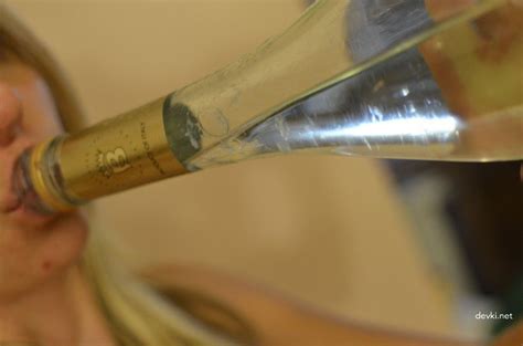 Private Photos Seks S Butylkoj Vina Pered Zerkalom Porn Pic