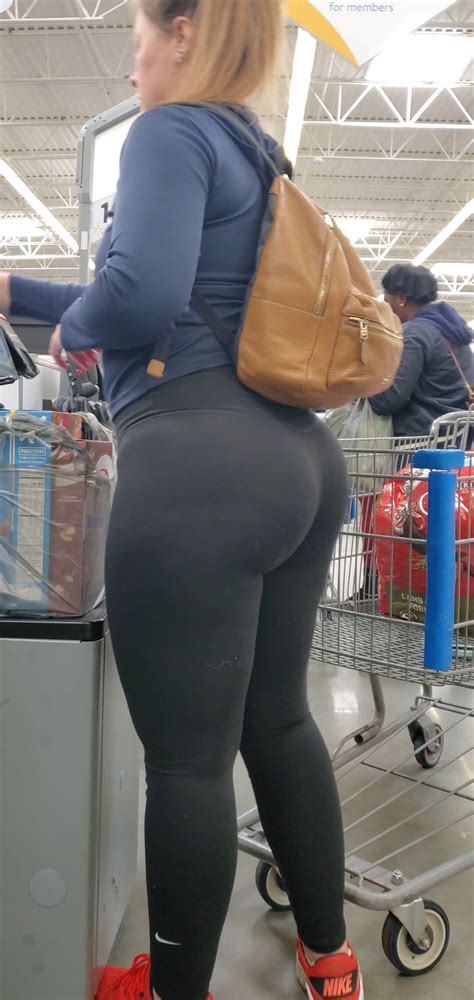Best Milf With Roundest Ass And Thickest Thighs Spandex Leggings Yoga Pants Forum
