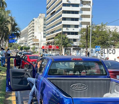 Se Registra Carambola En Acapulco De Cinco Veh Culos En La Avenida