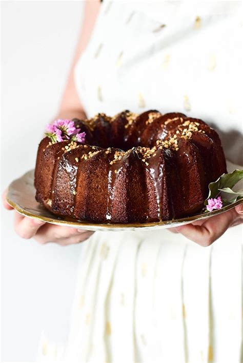 Bundt cake au chocolat et caramel au beurre salé By Confit Banane