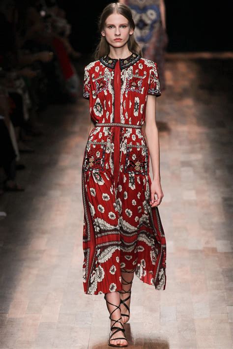 Runway Valentino Spring Rtw Collection