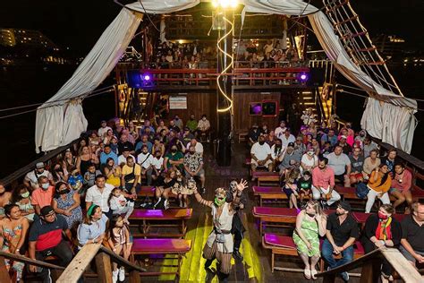 Jolly Roger Barco Pirata Halloween Renta Yates Cancun