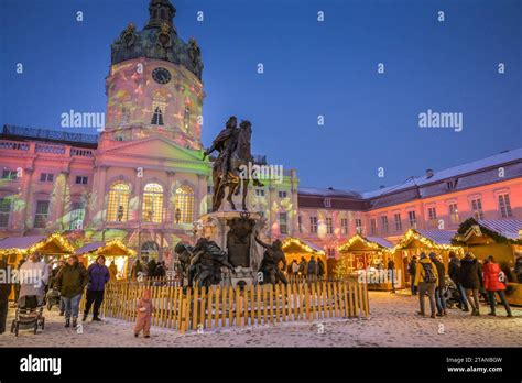 Weihnachtsmarkt Vor Dem Schlo Charlottenburg Berlin Deutschland