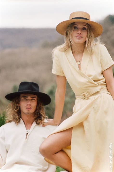 Caroline Corinth Nude OnlyFans Leaks Fappening FappeningBook