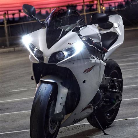 2013 Yamaha R1 White Yamaha R1 Sport Bikes Yamaha Bikes