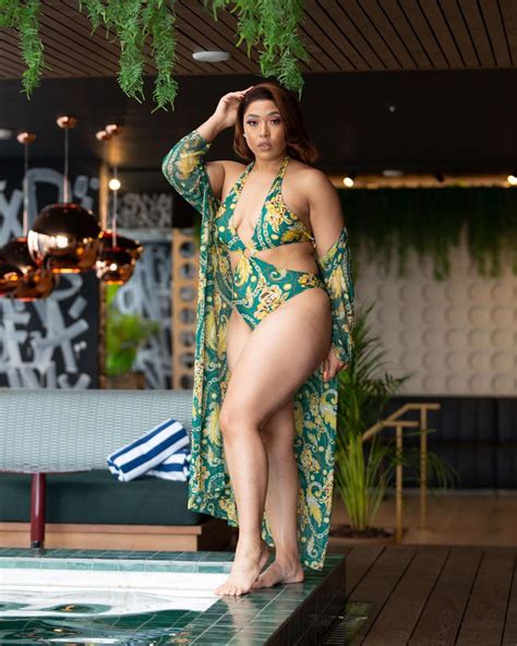 Sexy Mama Simphiwe Simz Ngema Thirst Trap Pics [photos]