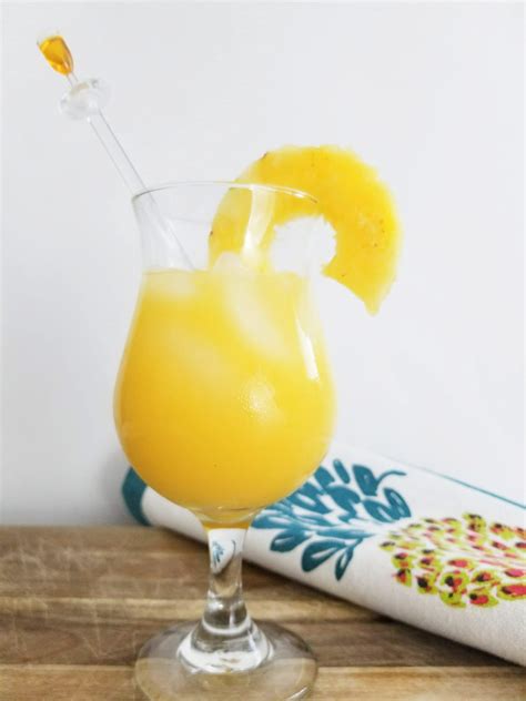 Easy Pineapple Screwdrivers Cocktail Recipe