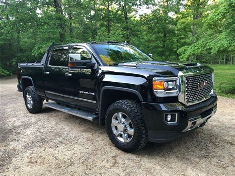 2017 Denali HD L5P Duramax. I love this truck. : r/Trucks