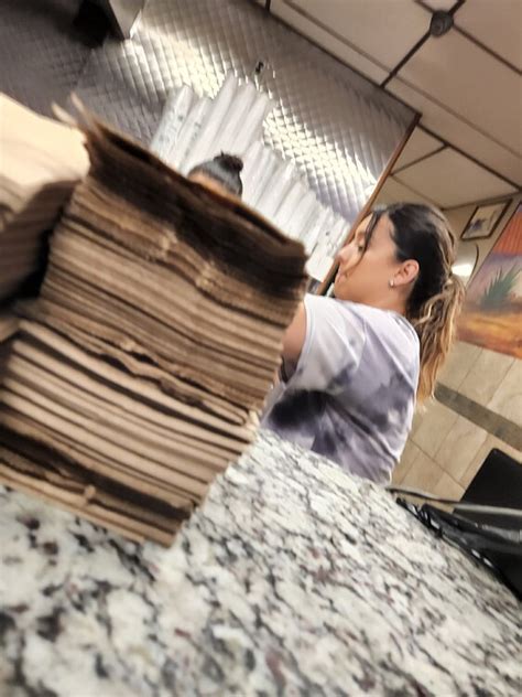 Cute Latina Waitress Spandex Leggings Yoga Pants Forum