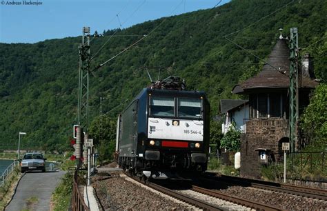 Mit Einem Containerzug Gen S Den Bei Kaub Bahnbilder De