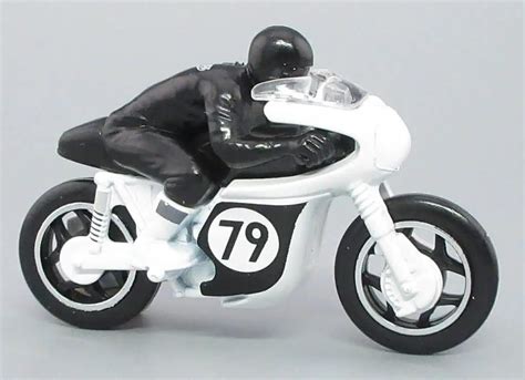 Hot Wheels Factory Fresh 1966 Triumph Tiger 100 Universo Hot Wheels