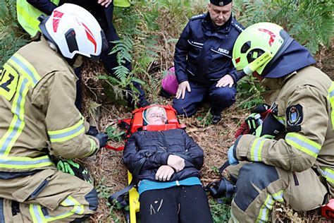 Du A Akcja Policji I Stra Ak W W Lesie Poszkodowane Dzieci Foto