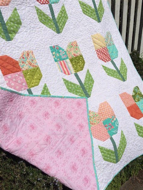 Totally Tulips Quilt Quilts For Sale Tulip Quilt Spring Theme Etsy