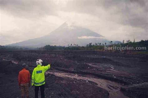 Status Gunung Semeru Turun Di Level III Siaga