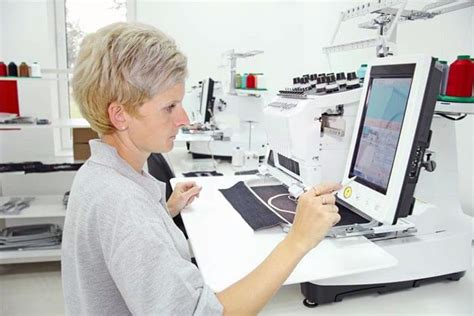 15 Best Computerized Sewing Machine 2020 | Easy To Set Up