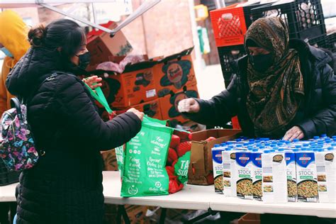 Us Muslim Run Food Banks Struggle To Feed The Hungry As Prices Surge