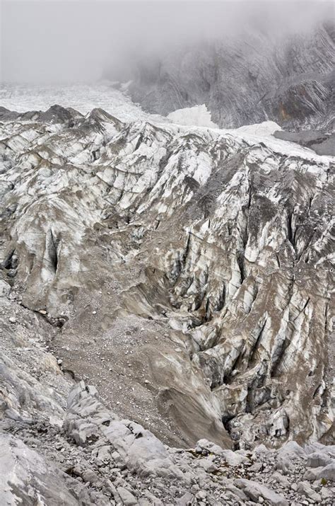 Jade Dragon Snow Mountain Glacier. Stock Photo - Image of scenery, jade ...