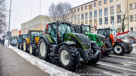 Protesty rolników w woj podlaskim na drogi w regionie wyjechało 350