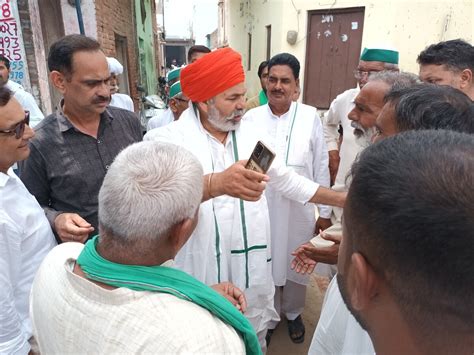 Rakesh Tikait Reached Narsan For The Turban Ceremony रस्म पगड़ी पर