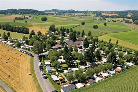 Camping Dans Le Vaud Sur Les Rives Du Lac Avec Vue Sur Les Alpes