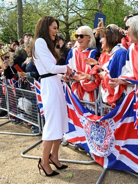 （写真）キャサリン妃、メーガン妃お気に入りのパンプスで公式ランチ会に参加 セレブ＆ゴシップ ニュース ｜クランクイン！