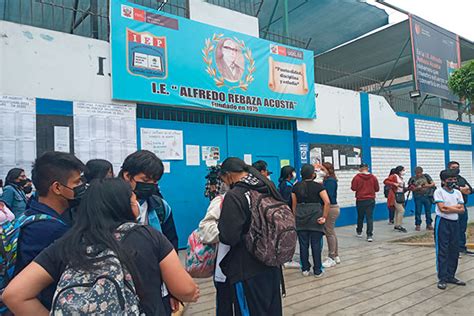 Los Olivos Sicario Interrumpe En Colegio Y Mata A Un Trabajador