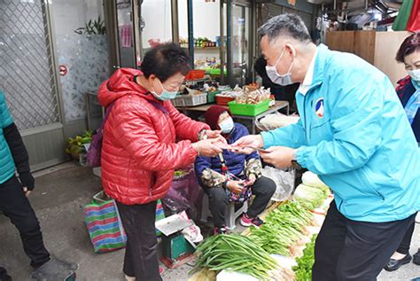 金門日報全球資訊網 縣長視察縣內傳統市場年節供貨狀況及防疫措施