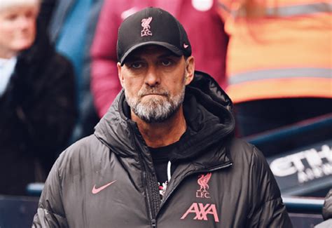 Treinador do Liverpool Jurgen Klopp fica ferido após ataque de