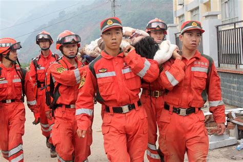 China Earthquake Rescuers Continue Desperate Search For Survivors