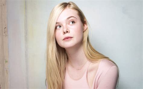 Blonde Actress Portrait Elle Fanning Hd Wallpaper Rare Gallery