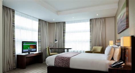 Holiday Inn London - Whitechapel Hotel - Deals, Photos & Reviews