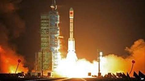 China Berhasil Luncurkan Roket Ke Orbit Bulan