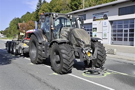 Fahrrad gegen Traktor Tödlicher Verkehrsunfall in Straßwalchen Braunau