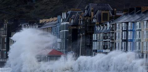 La Tormenta Eunice Pone A Europa En Alerta Roja Y Deja Ya Nueve Muertos