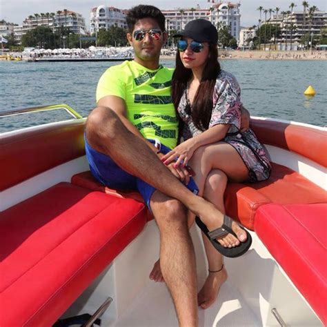 Tulsi Kumars Pics With Her Hubby Hitesh Ralhan On Her France Trip Will